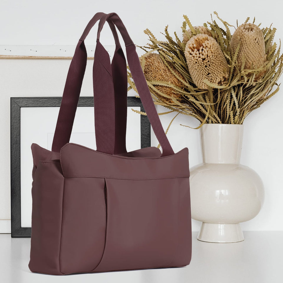 Ladies shoulder bag.