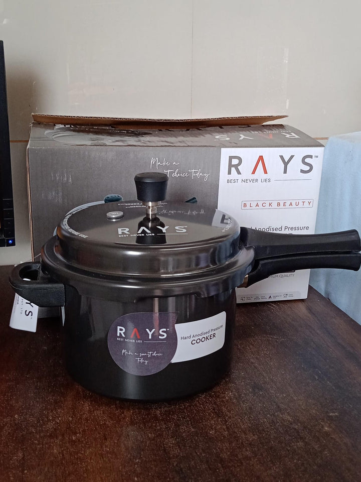 Aluminium Rays Black Beauty Pressure Cookers With Outer (5.5 Litres / 1-Year warranty)