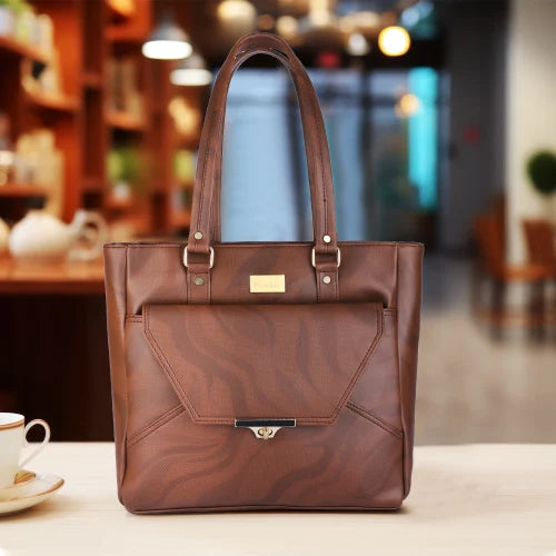 Stylish shoulder hand bag for ladies .