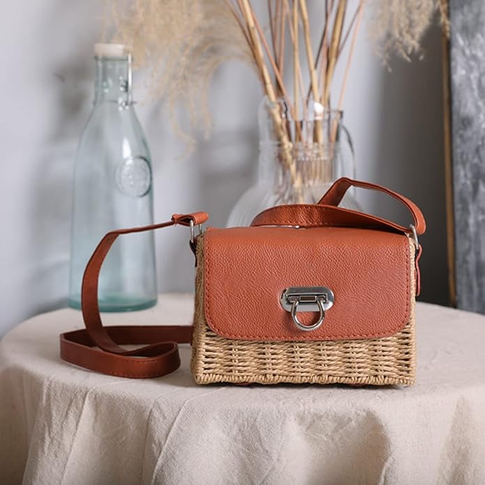 2025G  Handwoven Straw Bag - Compact and stylish