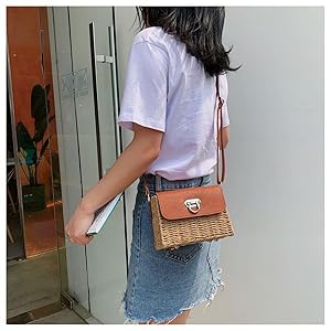 2025G  Handwoven Straw Bag - Compact and stylish